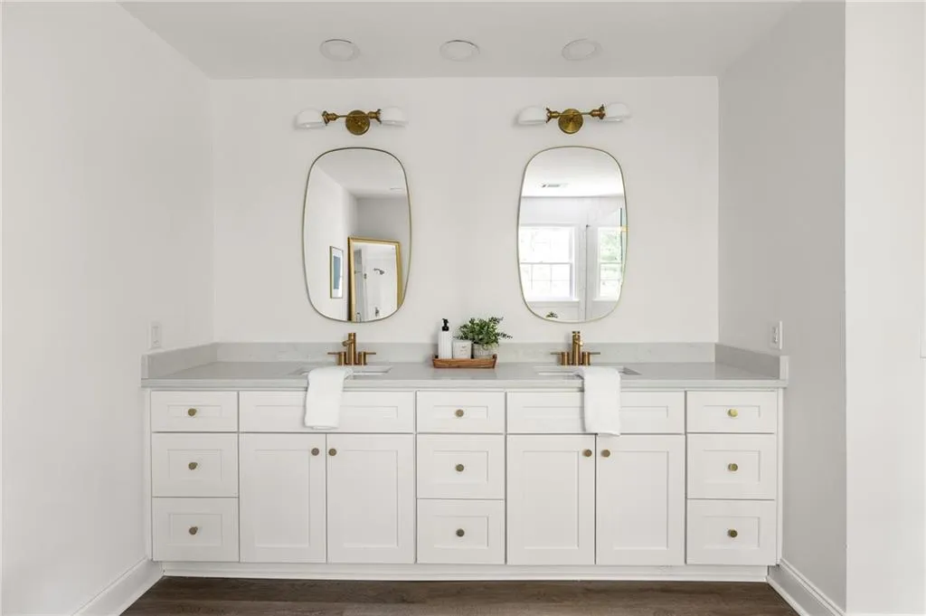 325 Breakwater Ridge, Atlanta, Georgia 30328, 5 Bedrooms Bedrooms, ,4 BathroomsBathrooms,Residential,Sold,325 Breakwater Ridge,7376070