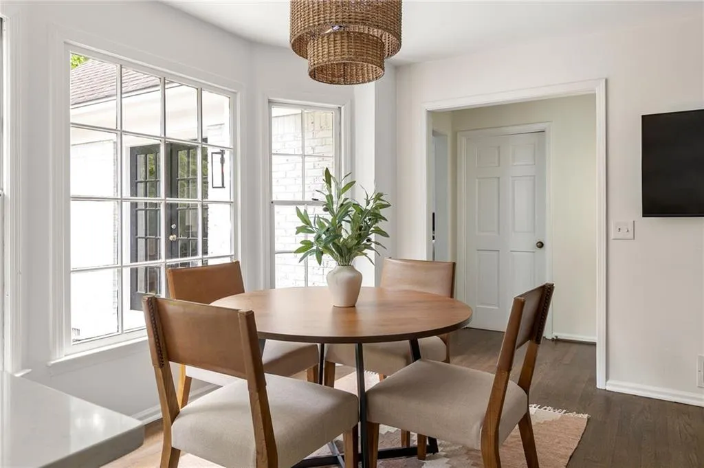 325 Breakwater Ridge, Atlanta, Georgia 30328, 5 Bedrooms Bedrooms, ,4 BathroomsBathrooms,Residential,Sold,325 Breakwater Ridge,7376070