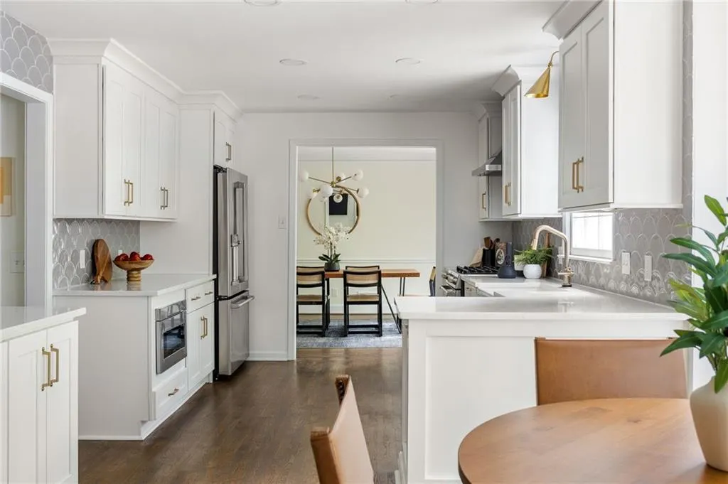 325 Breakwater Ridge, Atlanta, Georgia 30328, 5 Bedrooms Bedrooms, ,4 BathroomsBathrooms,Residential,Sold,325 Breakwater Ridge,7376070