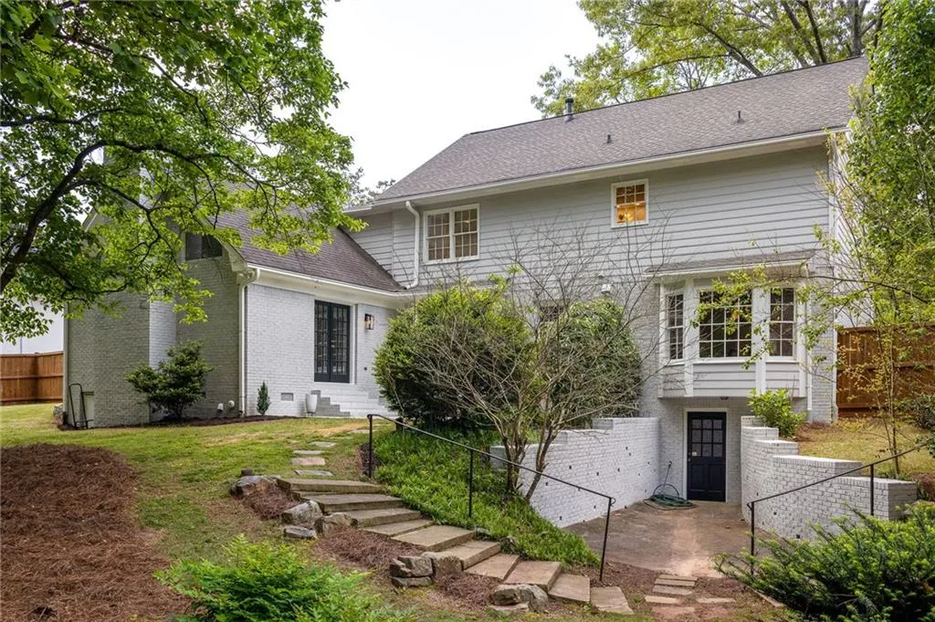 325 Breakwater Ridge, Atlanta, Georgia 30328, 5 Bedrooms Bedrooms, ,4 BathroomsBathrooms,Residential,Sold,325 Breakwater Ridge,7376070