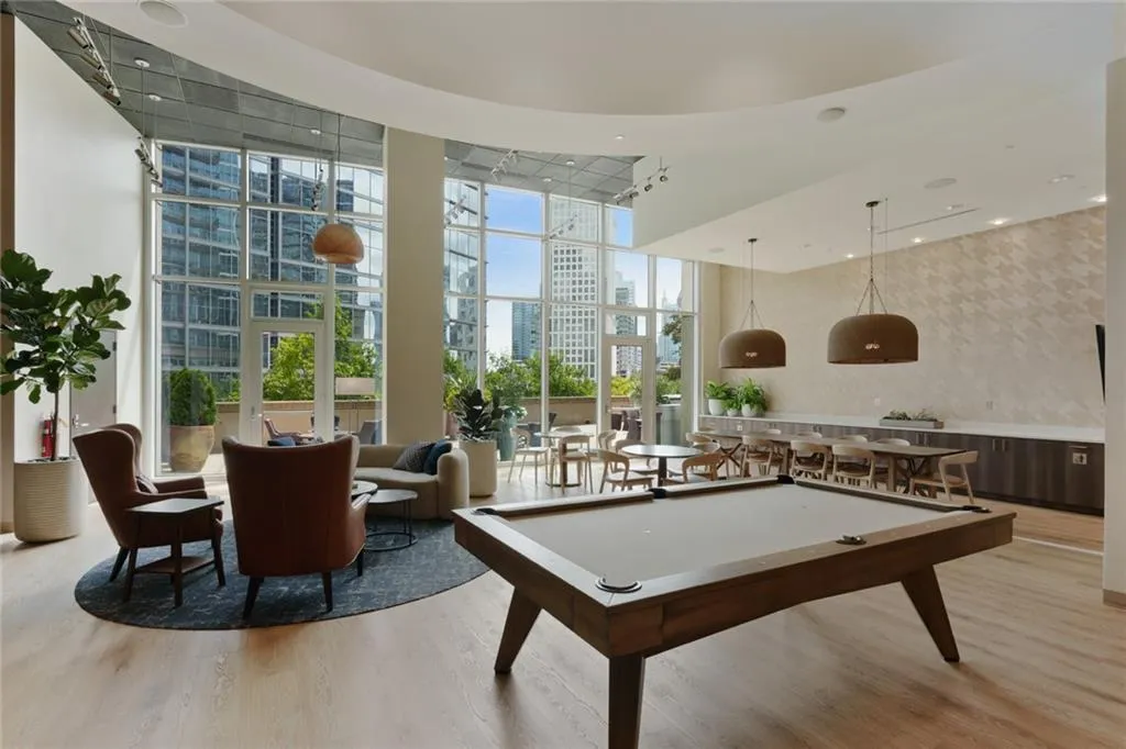 1080 Peachtree Street Ne Unit 1402, Atlanta, Georgia 30309, 2 Bedrooms Bedrooms, ,2 BathroomsBathrooms,Residential,For Sale,1080 Peachtree Street Ne Unit 1402,7587083