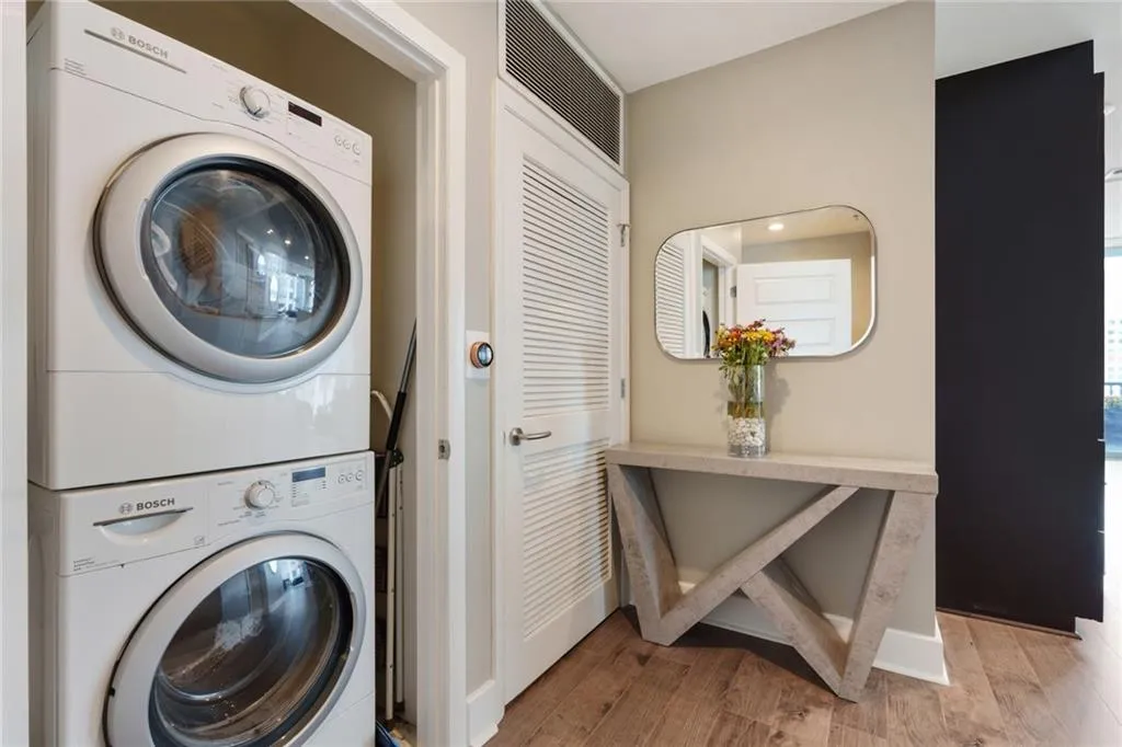 1080 Peachtree Street Ne Unit 1402, Atlanta, Georgia 30309, 2 Bedrooms Bedrooms, ,2 BathroomsBathrooms,Residential,For Sale,1080 Peachtree Street Ne Unit 1402,7587083