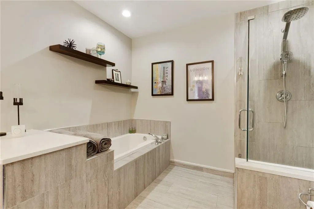 1080 Peachtree Street Ne Unit 1402, Atlanta, Georgia 30309, 2 Bedrooms Bedrooms, ,2 BathroomsBathrooms,Residential,For Sale,1080 Peachtree Street Ne Unit 1402,7587083