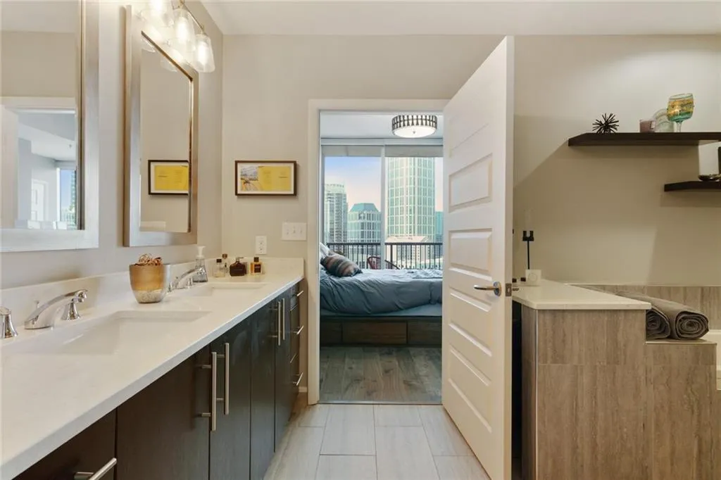 1080 Peachtree Street Ne Unit 1402, Atlanta, Georgia 30309, 2 Bedrooms Bedrooms, ,2 BathroomsBathrooms,Residential,For Sale,1080 Peachtree Street Ne Unit 1402,7587083