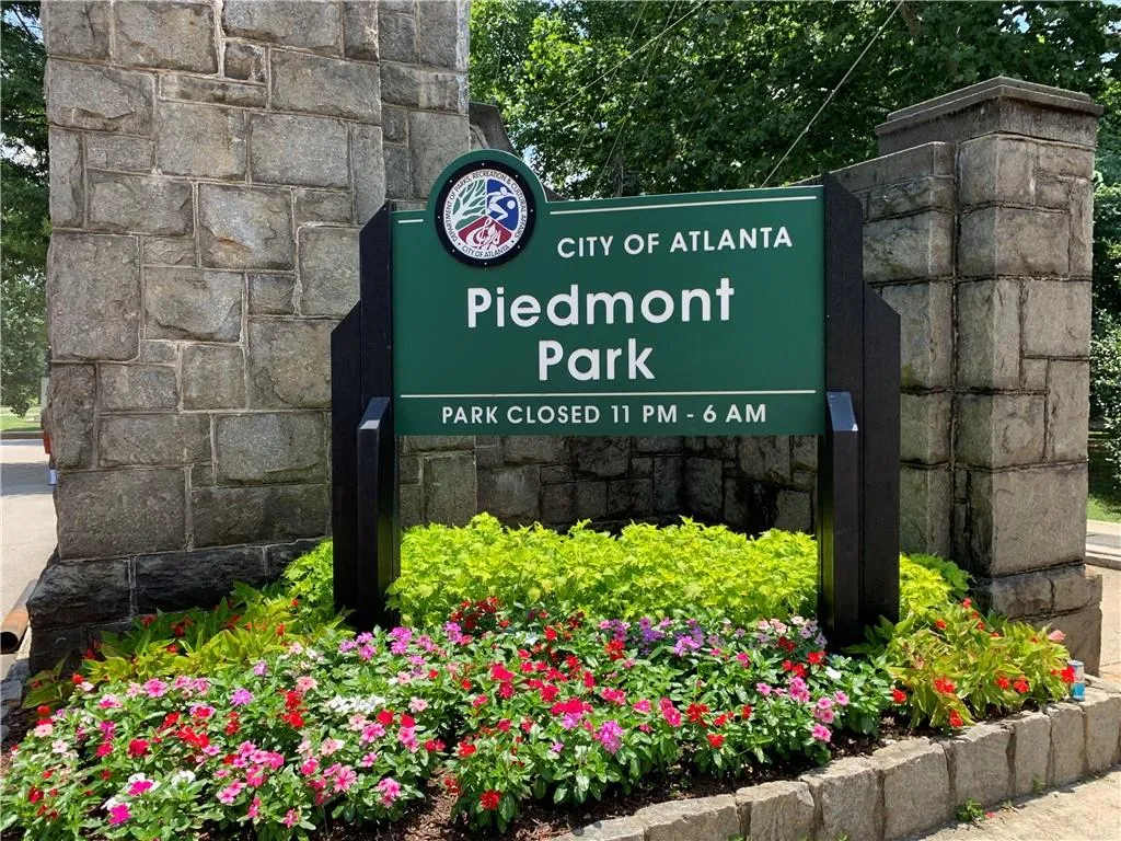 1080 Peachtree Street Ne Unit 1402, Atlanta, Georgia 30309, 2 Bedrooms Bedrooms, ,2 BathroomsBathrooms,Residential,For Sale,1080 Peachtree Street Ne Unit 1402,7587083