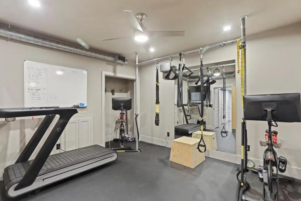 525 Glengate Cove, Sandy Springs, Georgia 30328, 6 Bedrooms Bedrooms, ,6 BathroomsBathrooms,Residential,Sold,525 Glengate Cove,6630035