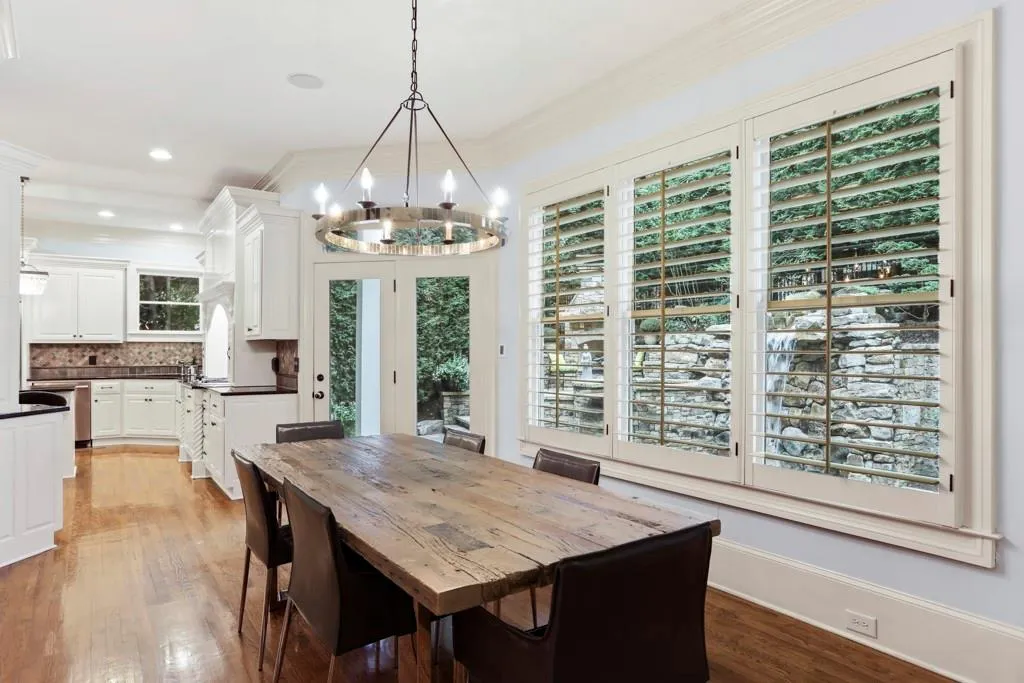 525 Glengate Cove, Sandy Springs, Georgia 30328, 6 Bedrooms Bedrooms, ,6 BathroomsBathrooms,Residential,Sold,525 Glengate Cove,6630035