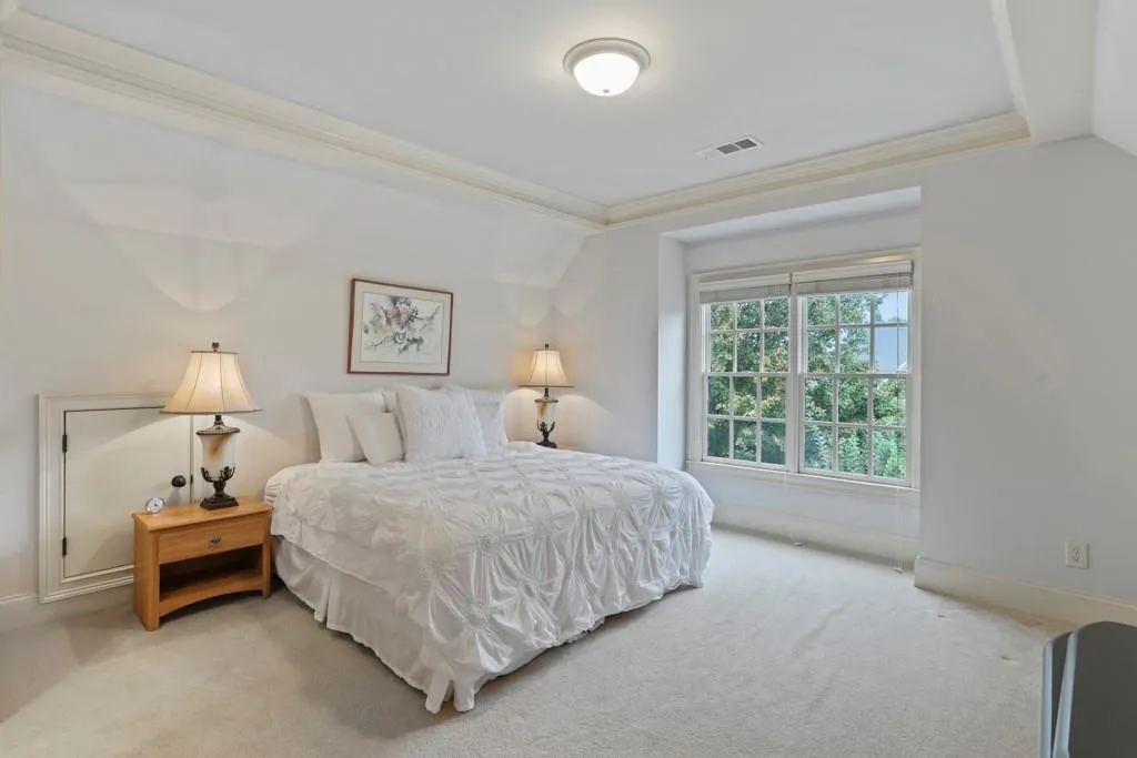 525 Glengate Cove, Sandy Springs, Georgia 30328, 6 Bedrooms Bedrooms, ,6 BathroomsBathrooms,Residential,Sold,525 Glengate Cove,6630035