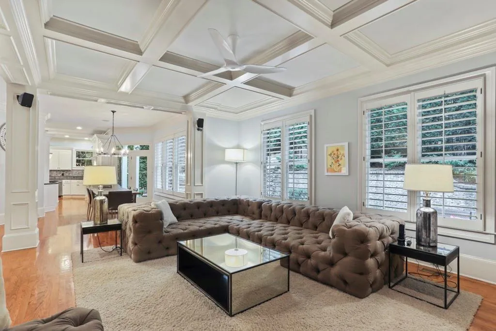 525 Glengate Cove, Sandy Springs, Georgia 30328, 6 Bedrooms Bedrooms, ,6 BathroomsBathrooms,Residential,Sold,525 Glengate Cove,6630035