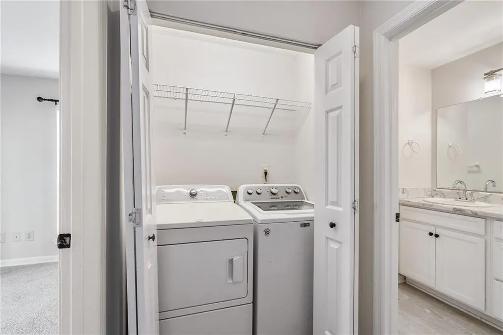 201 Granville Court, Atlanta, Georgia 30328, 1 Bedroom Bedrooms, ,1 BathroomBathrooms,Residential,Sold,201 Granville Court,7562801