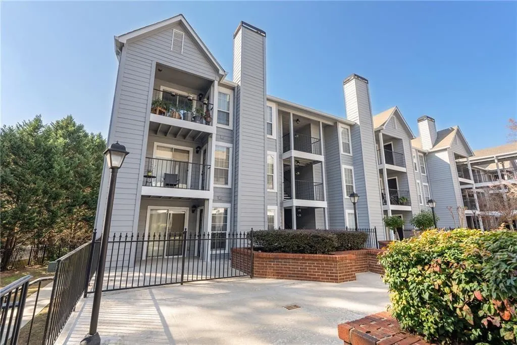 201 Granville Court, Atlanta, Georgia 30328, 1 Bedroom Bedrooms, ,1 BathroomBathrooms,Residential,Sold,201 Granville Court,7562801