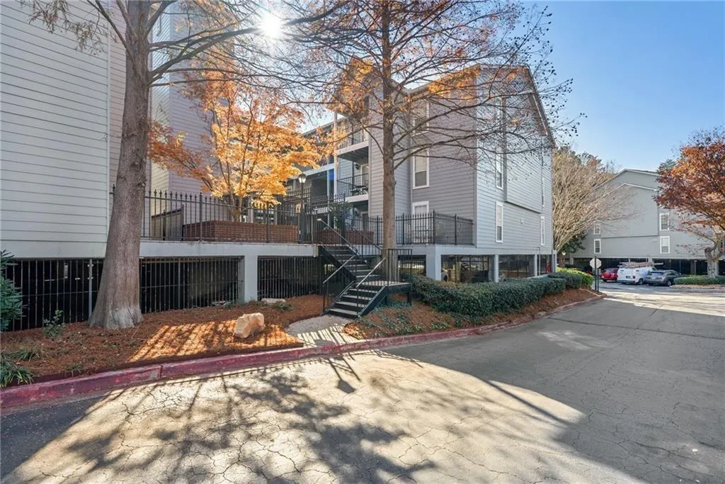 201 Granville Court, Atlanta, Georgia 30328, 1 Bedroom Bedrooms, ,1 BathroomBathrooms,Residential,Sold,201 Granville Court,7562801