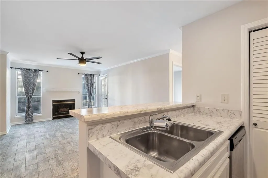 201 Granville Court, Atlanta, Georgia 30328, 1 Bedroom Bedrooms, ,1 BathroomBathrooms,Residential,Sold,201 Granville Court,7562801