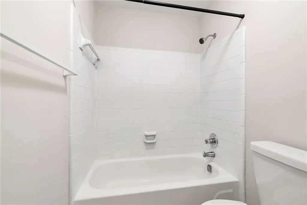 201 Granville Court, Atlanta, Georgia 30328, 1 Bedroom Bedrooms, ,1 BathroomBathrooms,Residential,Sold,201 Granville Court,7562801