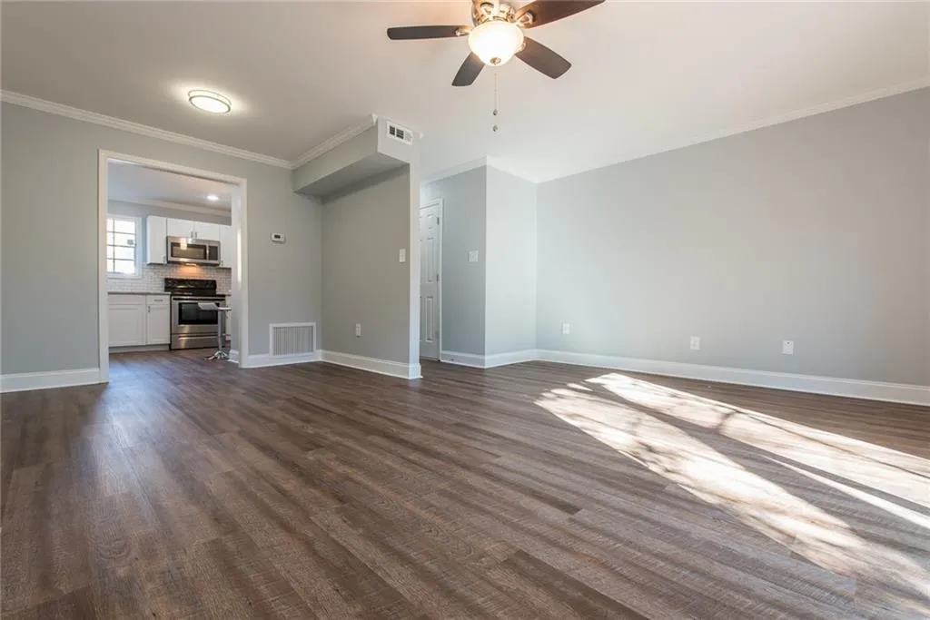 5573 Kingsport Drive, Atlanta, Georgia 30342, 2 Bedrooms Bedrooms, ,1 BathroomBathrooms,Residential,Sold,5573 Kingsport Drive,5954815