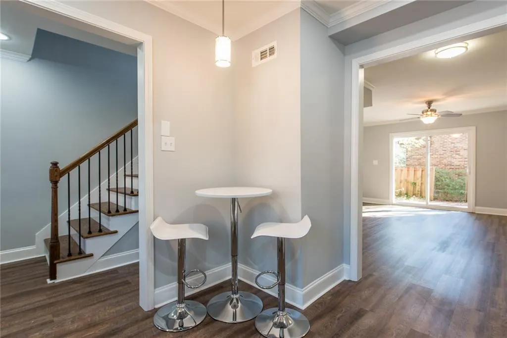 5573 Kingsport Drive, Atlanta, Georgia 30342, 2 Bedrooms Bedrooms, ,1 BathroomBathrooms,Residential,Sold,5573 Kingsport Drive,5954815