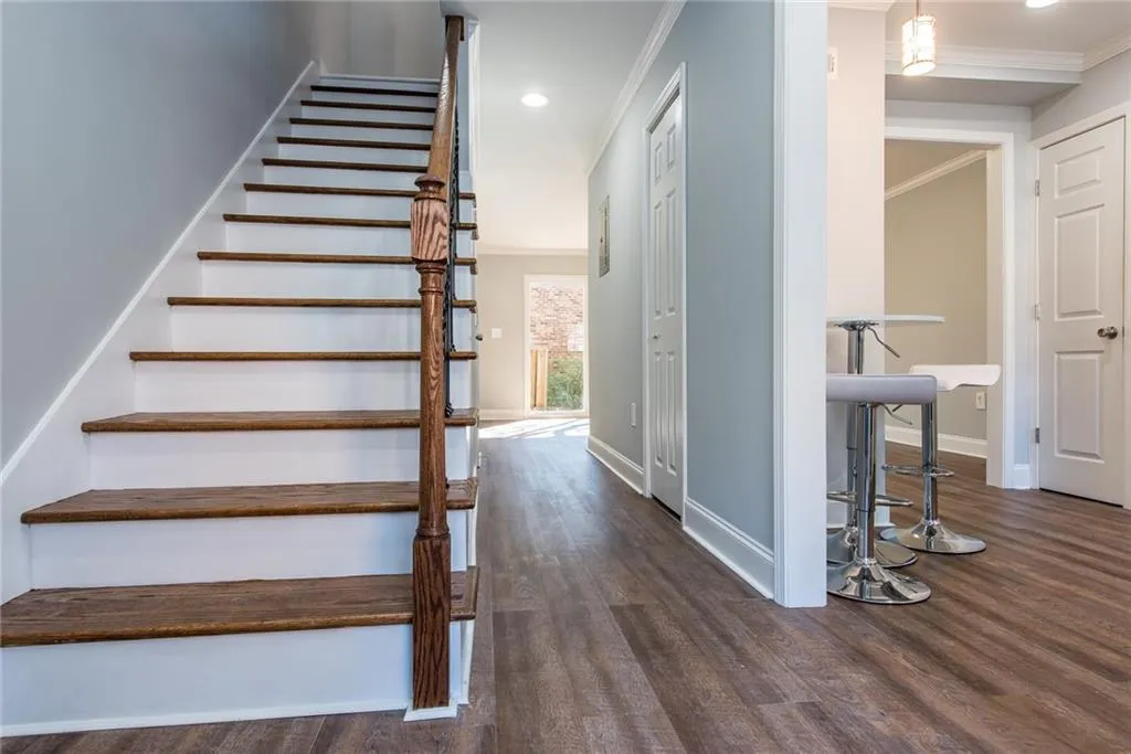 5573 Kingsport Drive, Atlanta, Georgia 30342, 2 Bedrooms Bedrooms, ,1 BathroomBathrooms,Residential,Sold,5573 Kingsport Drive,5954815
