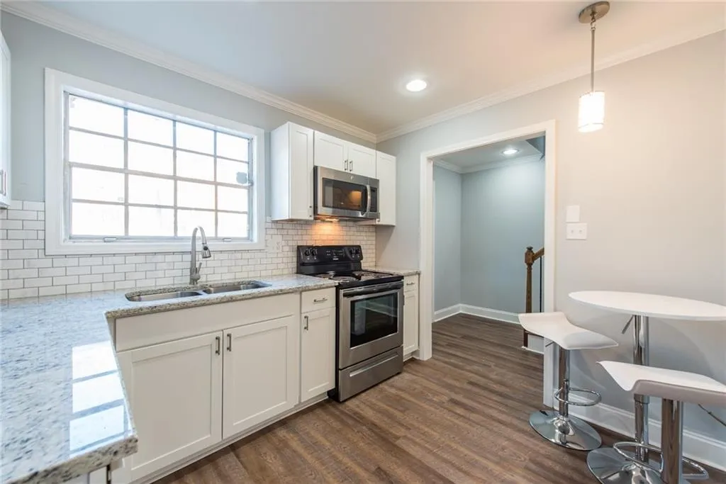 5573 Kingsport Drive, Atlanta, Georgia 30342, 2 Bedrooms Bedrooms, ,1 BathroomBathrooms,Residential,Sold,5573 Kingsport Drive,5954815