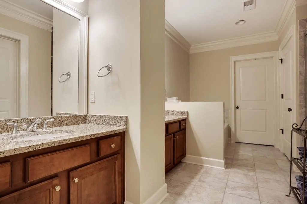 704 Creekgarden Court, Atlanta, Georgia 30339, 3 Bedrooms Bedrooms, ,3 BathroomsBathrooms,Residential,Sold,704 Creekgarden Court,5655935