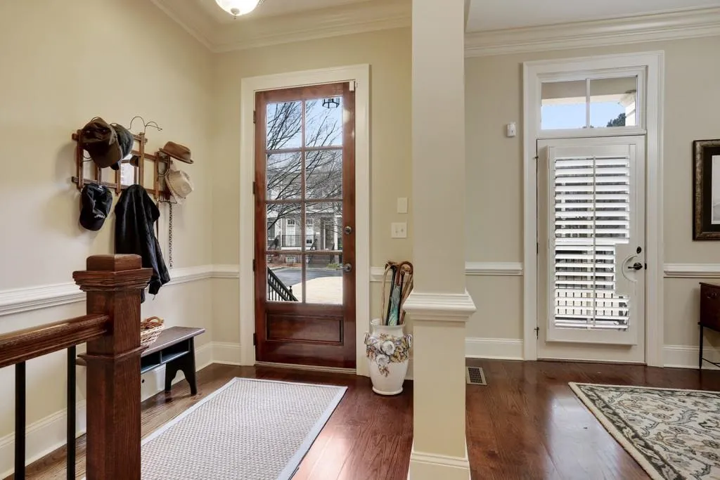 704 Creekgarden Court, Atlanta, Georgia 30339, 3 Bedrooms Bedrooms, ,3 BathroomsBathrooms,Residential,Sold,704 Creekgarden Court,5655935