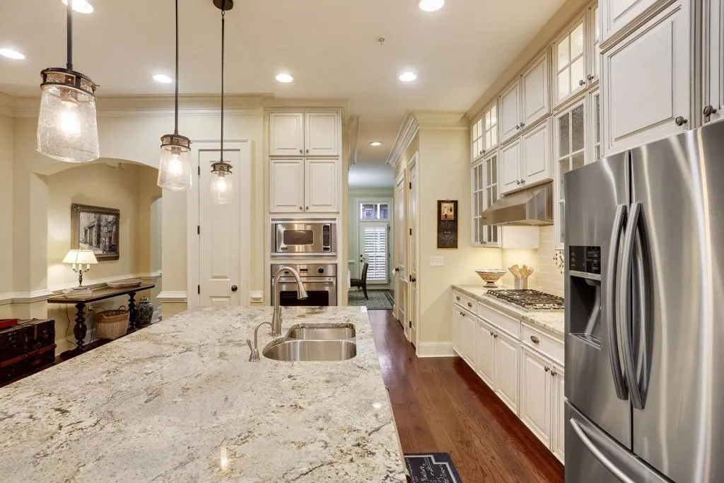 704 Creekgarden Court, Atlanta, Georgia 30339, 3 Bedrooms Bedrooms, ,3 BathroomsBathrooms,Residential,Sold,704 Creekgarden Court,5655935