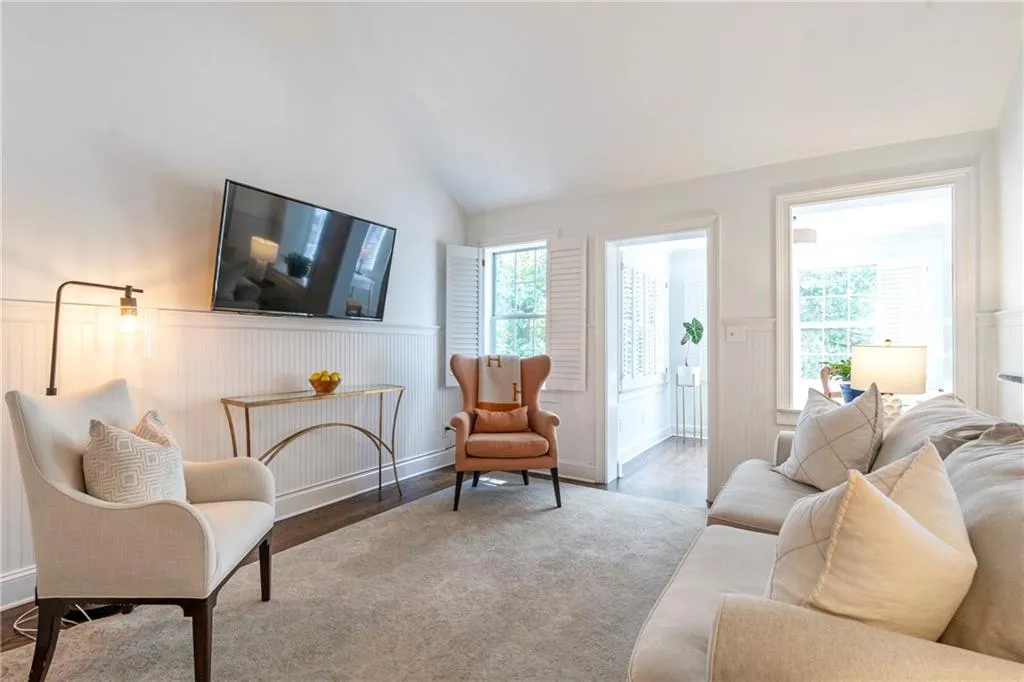 35 Sheridan Drive Ne Unit 12, Atlanta, Georgia 30305, 2 Bedrooms Bedrooms, ,1 BathroomBathrooms,Residential,For Sale,35 Sheridan Drive Ne Unit 12,7633797