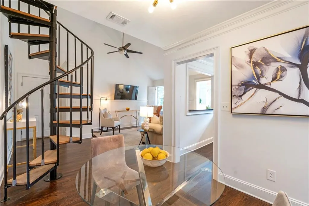 35 Sheridan Drive Ne Unit 12, Atlanta, Georgia 30305, 2 Bedrooms Bedrooms, ,1 BathroomBathrooms,Residential,For Sale,35 Sheridan Drive Ne Unit 12,7633797