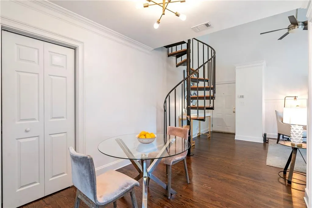35 Sheridan Drive Ne Unit 12, Atlanta, Georgia 30305, 2 Bedrooms Bedrooms, ,1 BathroomBathrooms,Residential,For Sale,35 Sheridan Drive Ne Unit 12,7633797