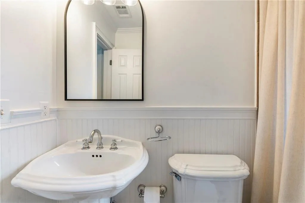 35 Sheridan Drive Ne Unit 12, Atlanta, Georgia 30305, 2 Bedrooms Bedrooms, ,1 BathroomBathrooms,Residential,For Sale,35 Sheridan Drive Ne Unit 12,7633797
