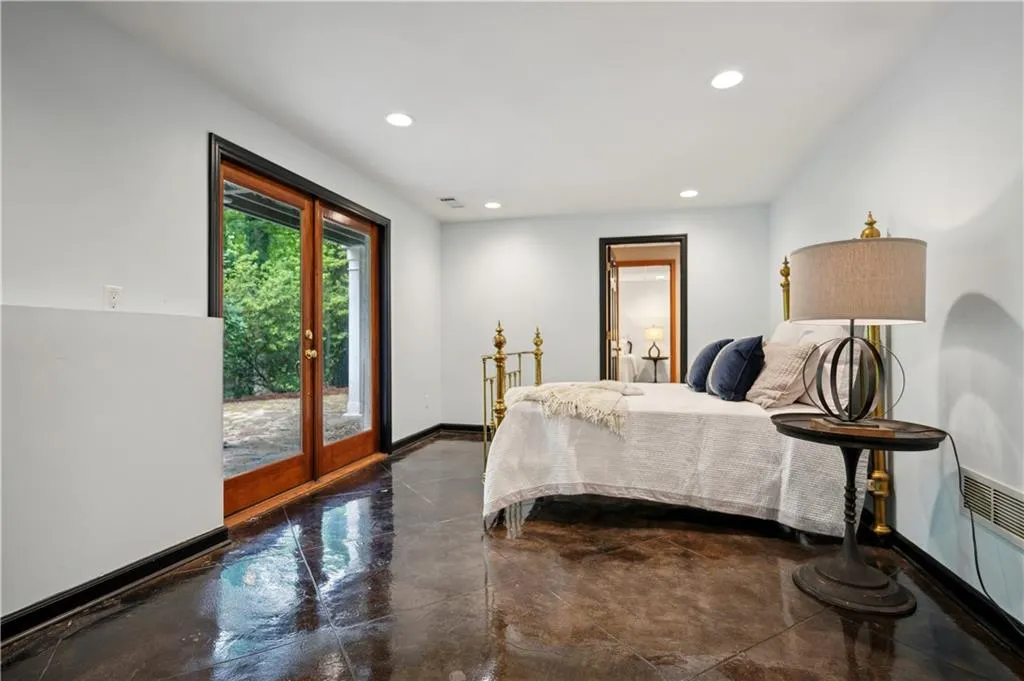 Fourth bedroom
