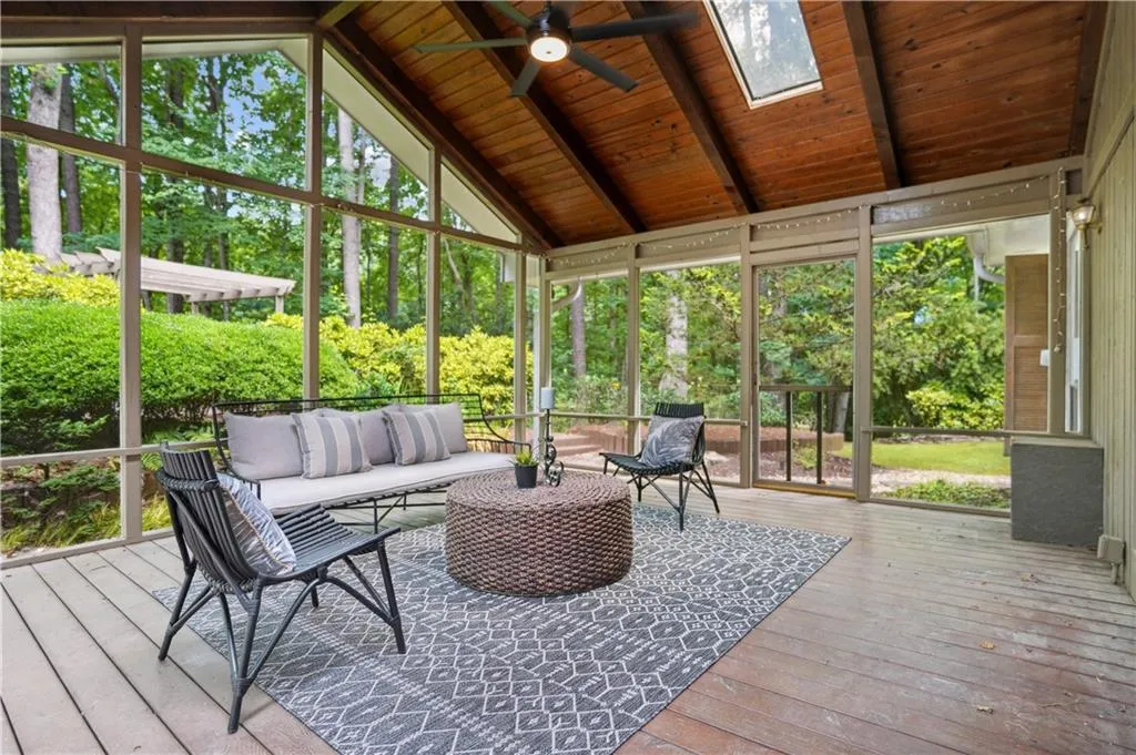 Screened-in porch
