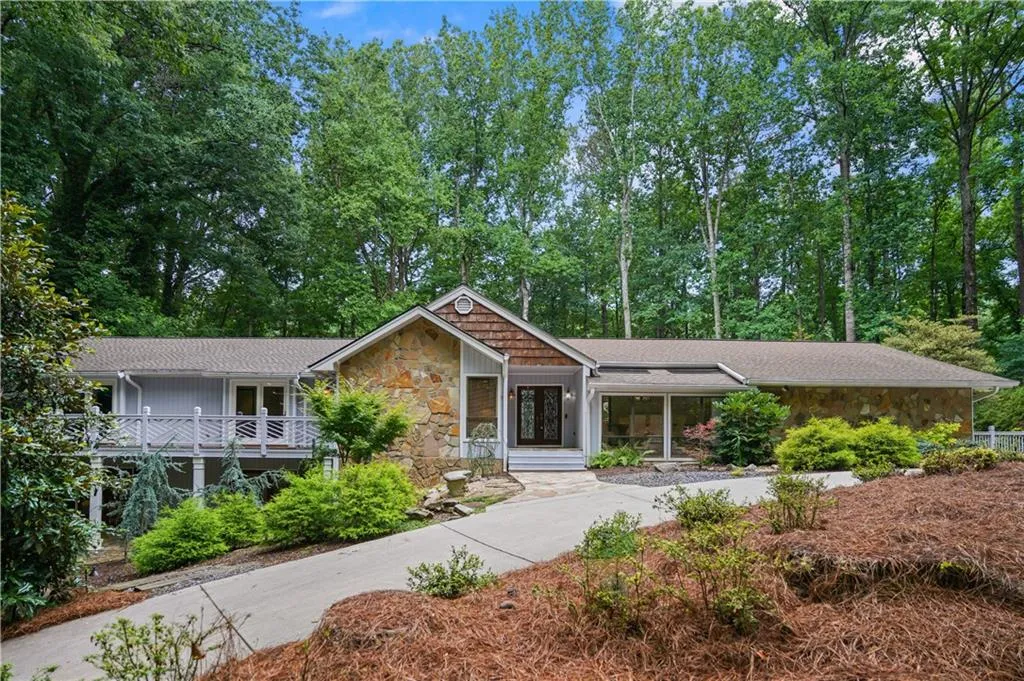 Property sits on 1 acre