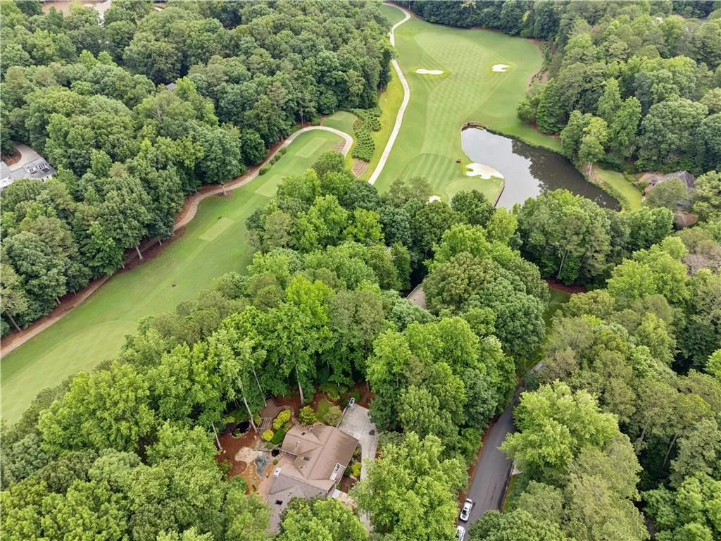 9830 Huntcliff Trace, Atlanta, Georgia 30350, 5 Bedrooms Bedrooms, ,4 BathroomsBathrooms,Residential,Sold,9830 Huntcliff Trace,7402975