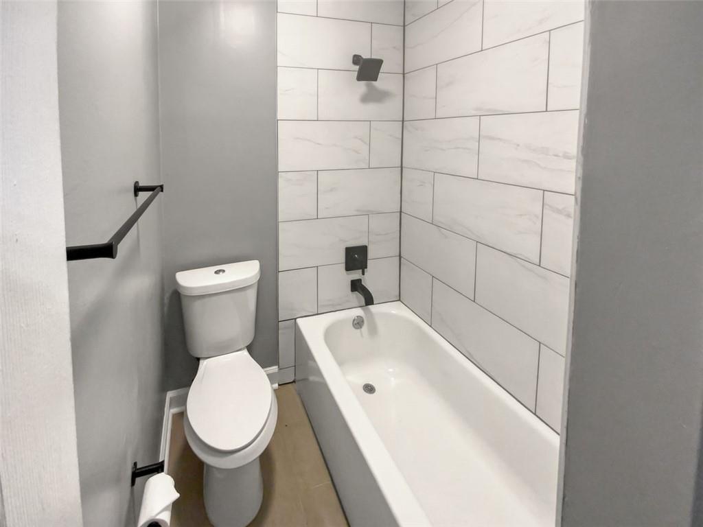 6980 ROSWELL Road Unit E12, Atlanta, Georgia 30328, 2 Bedrooms Bedrooms, ,1 BathroomBathrooms,Residential,Sold,6980 ROSWELL Road Unit E12,7324050