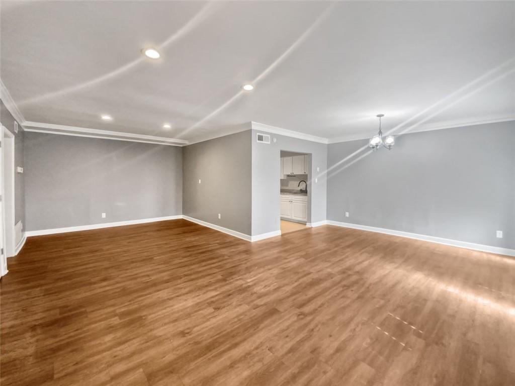 6980 ROSWELL Road Unit E12, Atlanta, Georgia 30328, 2 Bedrooms Bedrooms, ,1 BathroomBathrooms,Residential,Sold,6980 ROSWELL Road Unit E12,7324050