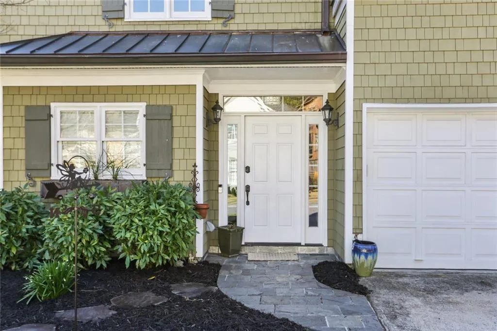 4565 Windsor Park Place, Atlanta, Georgia 30342, 3 Bedrooms Bedrooms, ,2 BathroomsBathrooms,Residential,Sold,4565 Windsor Park Place,7011098