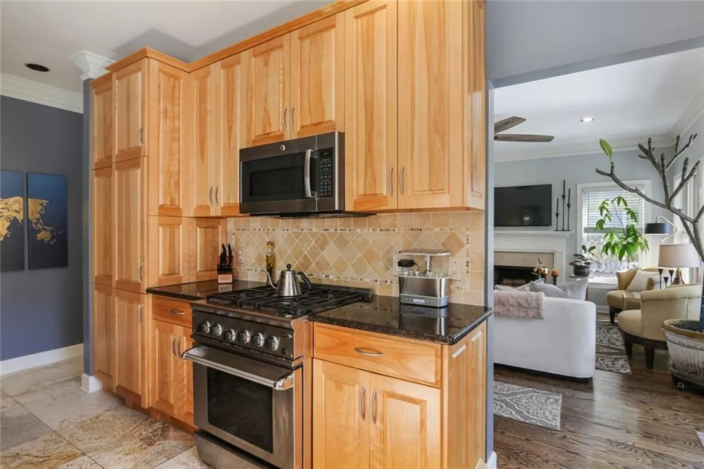 4565 Windsor Park Place, Atlanta, Georgia 30342, 3 Bedrooms Bedrooms, ,2 BathroomsBathrooms,Residential,Sold,4565 Windsor Park Place,7011098
