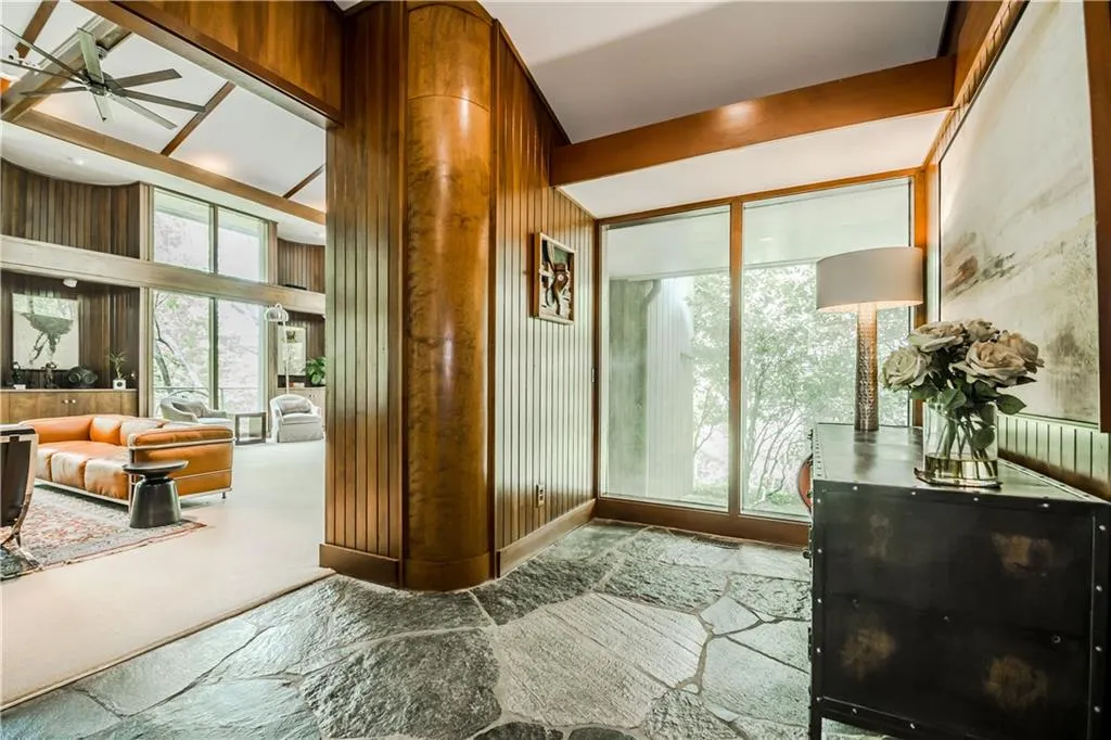 950 Edgewater Drive, Sandy Springs, Georgia 30328, 4 Bedrooms Bedrooms, ,4 BathroomsBathrooms,Residential,Sold,950 Edgewater Drive,6000613