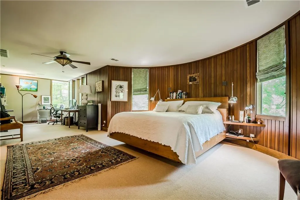 950 Edgewater Drive, Sandy Springs, Georgia 30328, 4 Bedrooms Bedrooms, ,4 BathroomsBathrooms,Residential,Sold,950 Edgewater Drive,6000613