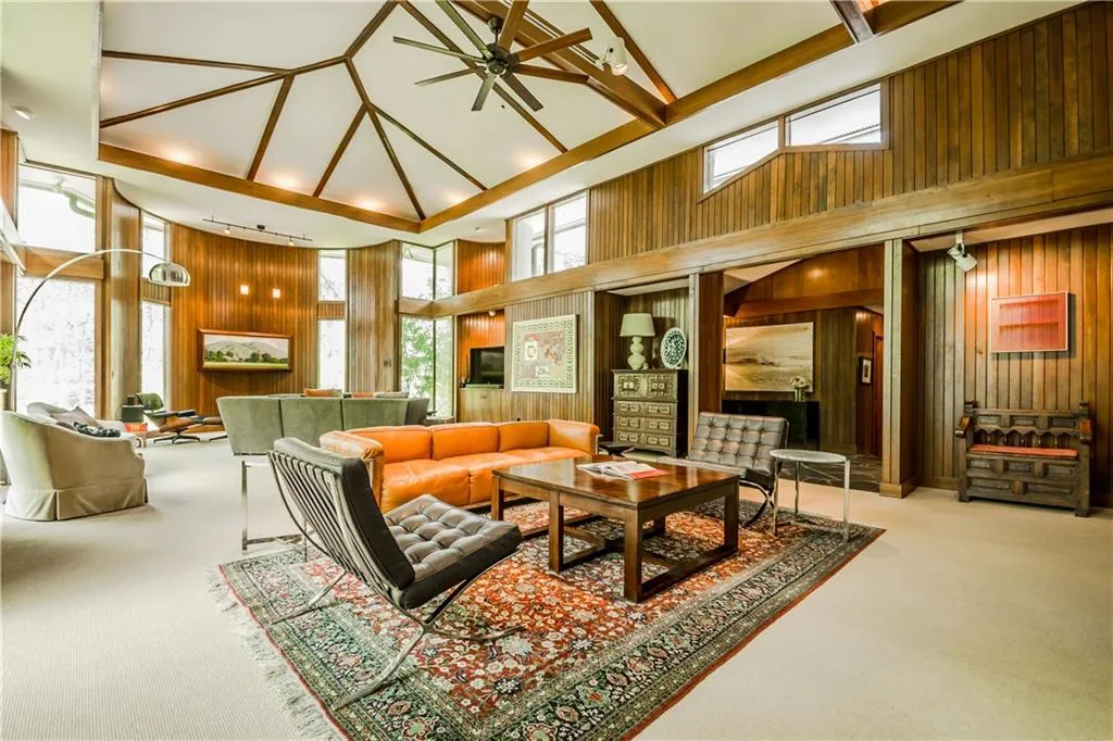 950 Edgewater Drive, Sandy Springs, Georgia 30328, 4 Bedrooms Bedrooms, ,4 BathroomsBathrooms,Residential,Sold,950 Edgewater Drive,6000613