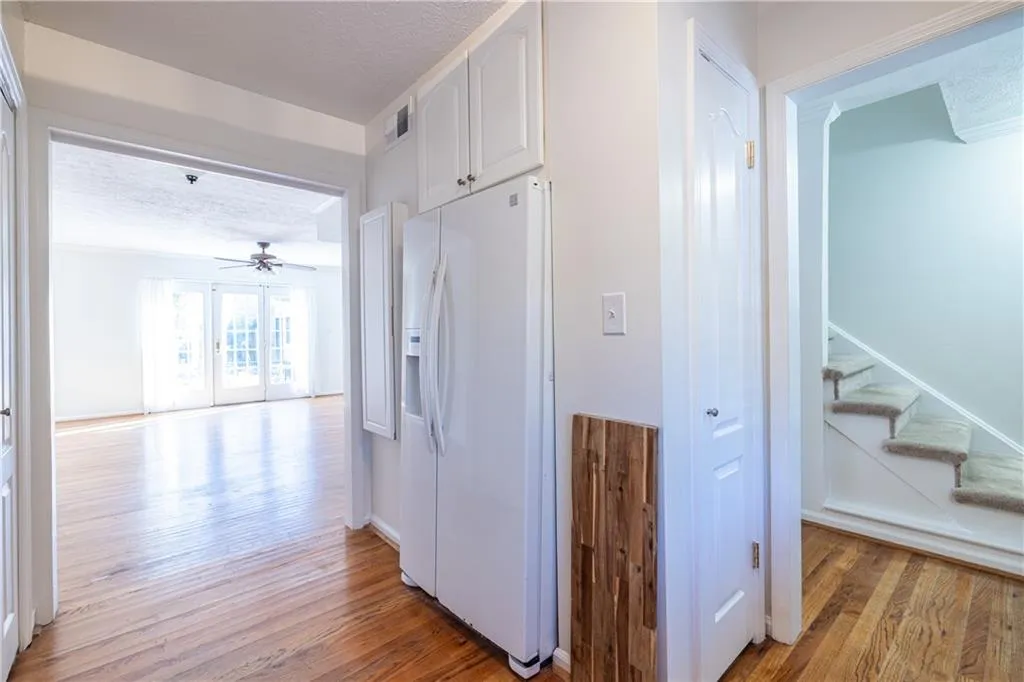 6700 Roswell Road Unit 17d, Roswell, Georgia 30328, 2 Bedrooms Bedrooms, ,1 BathroomBathrooms,Residential,Sold,6700 Roswell Road Unit 17d,7510806