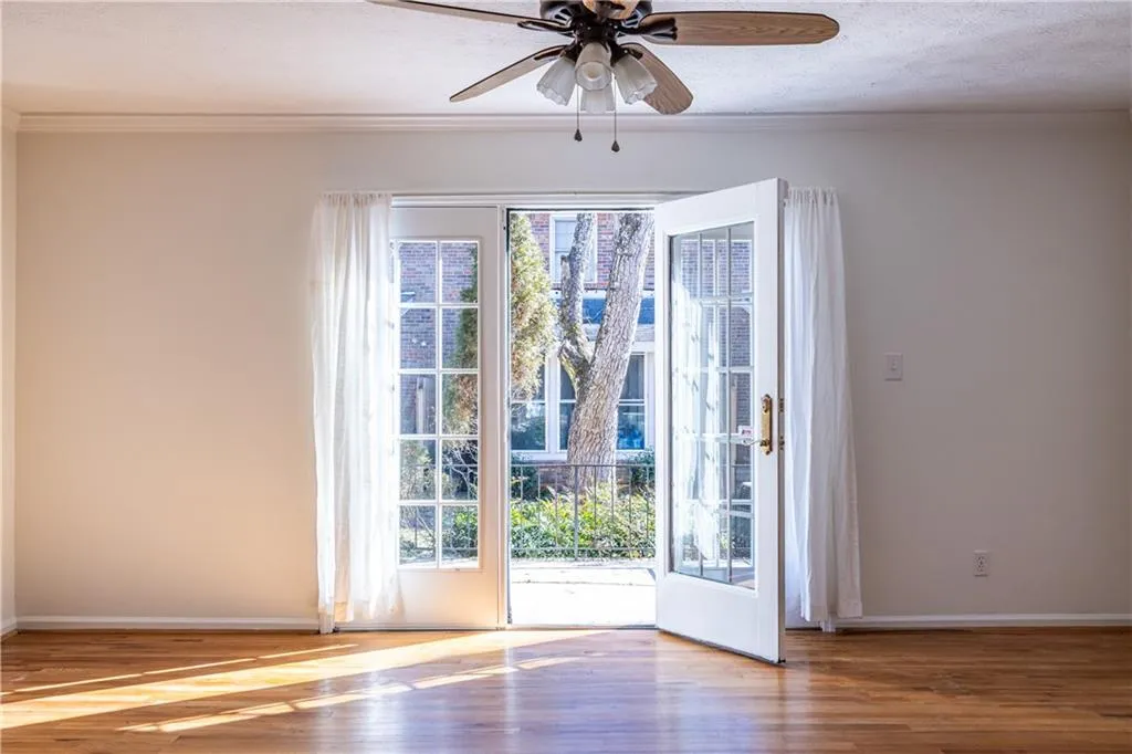 6700 Roswell Road Unit 17d, Roswell, Georgia 30328, 2 Bedrooms Bedrooms, ,1 BathroomBathrooms,Residential,Sold,6700 Roswell Road Unit 17d,7510806