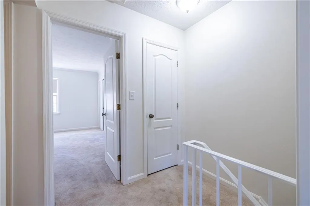 6700 Roswell Road Unit 17d, Roswell, Georgia 30328, 2 Bedrooms Bedrooms, ,1 BathroomBathrooms,Residential,Sold,6700 Roswell Road Unit 17d,7510806