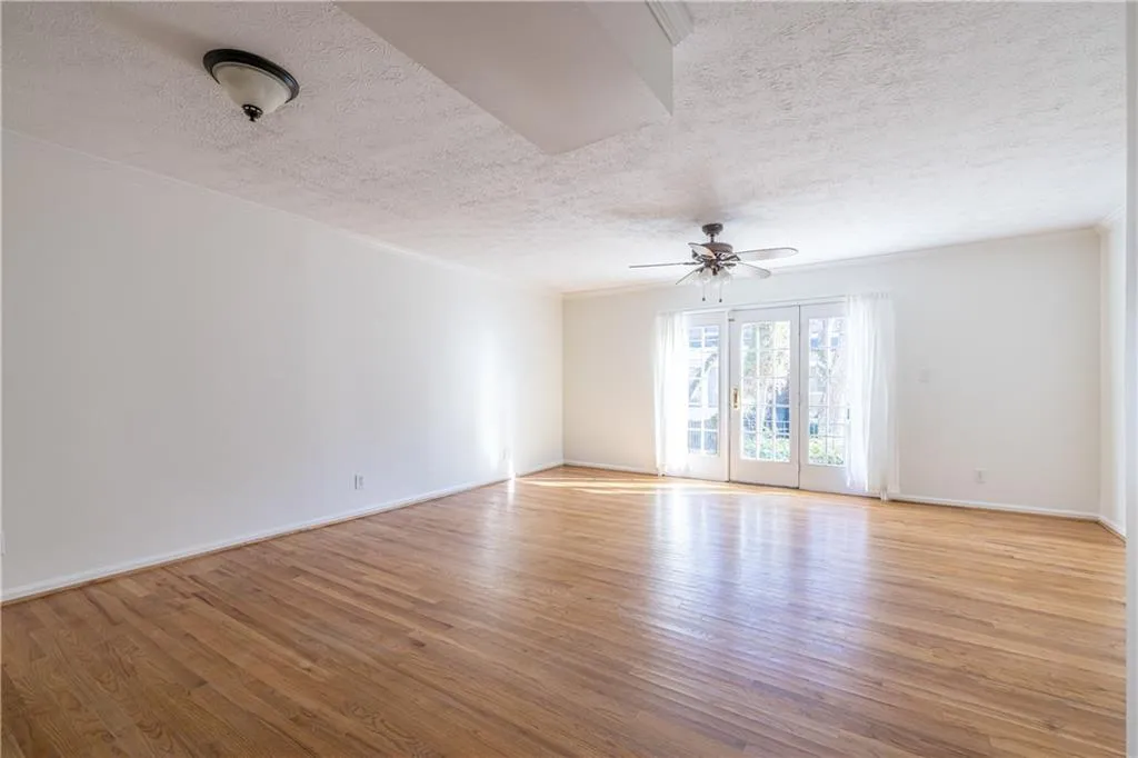 6700 Roswell Road Unit 17d, Roswell, Georgia 30328, 2 Bedrooms Bedrooms, ,1 BathroomBathrooms,Residential,Sold,6700 Roswell Road Unit 17d,7510806