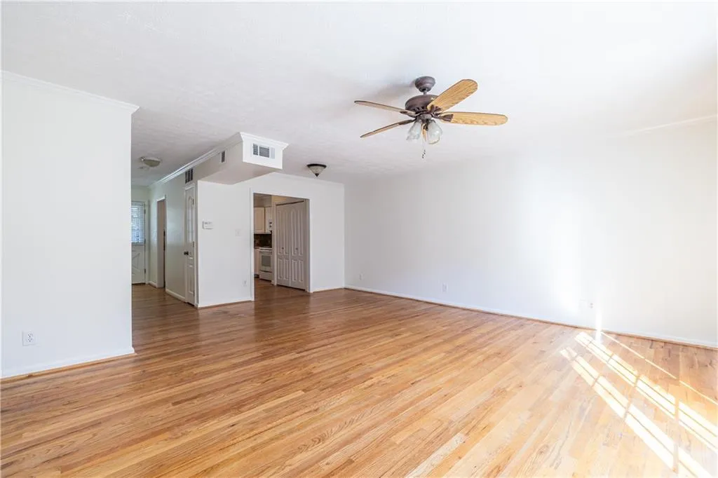 6700 Roswell Road Unit 17d, Roswell, Georgia 30328, 2 Bedrooms Bedrooms, ,1 BathroomBathrooms,Residential,Sold,6700 Roswell Road Unit 17d,7510806