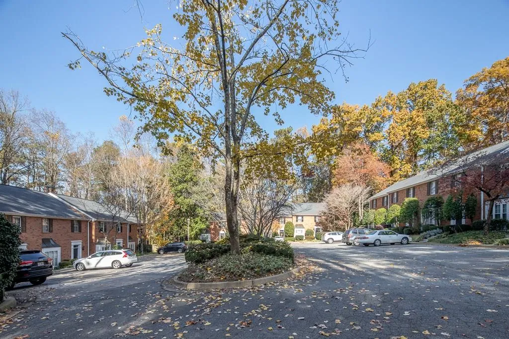 1160 Windsor Parkway Unit 3, Atlanta, Georgia 30319, 3 Bedrooms Bedrooms, ,2 BathroomsBathrooms,Residential,Sold,1160 Windsor Parkway Unit 3,6106493