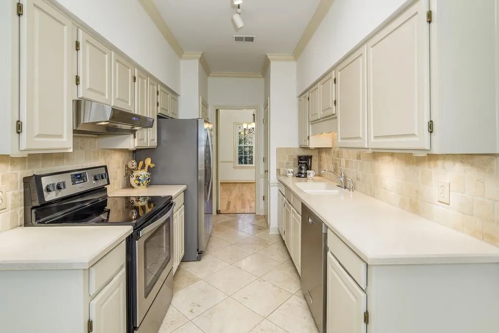 1160 Windsor Parkway Unit 3, Atlanta, Georgia 30319, 3 Bedrooms Bedrooms, ,2 BathroomsBathrooms,Residential,Sold,1160 Windsor Parkway Unit 3,6106493