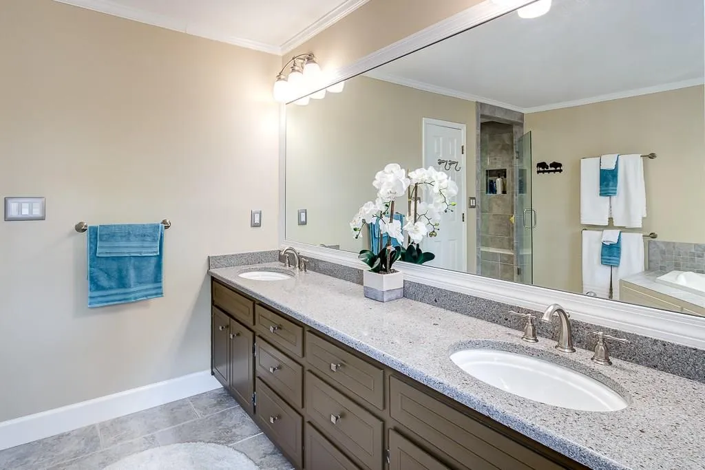 325 Wynland Trace, Sandy Springs, Georgia 30350, 3 Bedrooms Bedrooms, ,2 BathroomsBathrooms,Residential,Sold,325 Wynland Trace,5671410