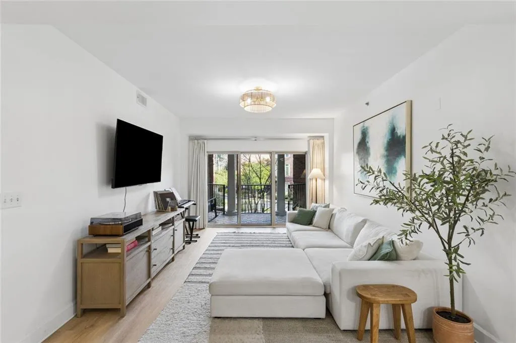 200 River Vista Drive Unit 311, Atlanta, Georgia 30339, 2 Bedrooms Bedrooms, ,2 BathroomsBathrooms,Residential,For Sale,200 River Vista Drive Unit 311,7740298
