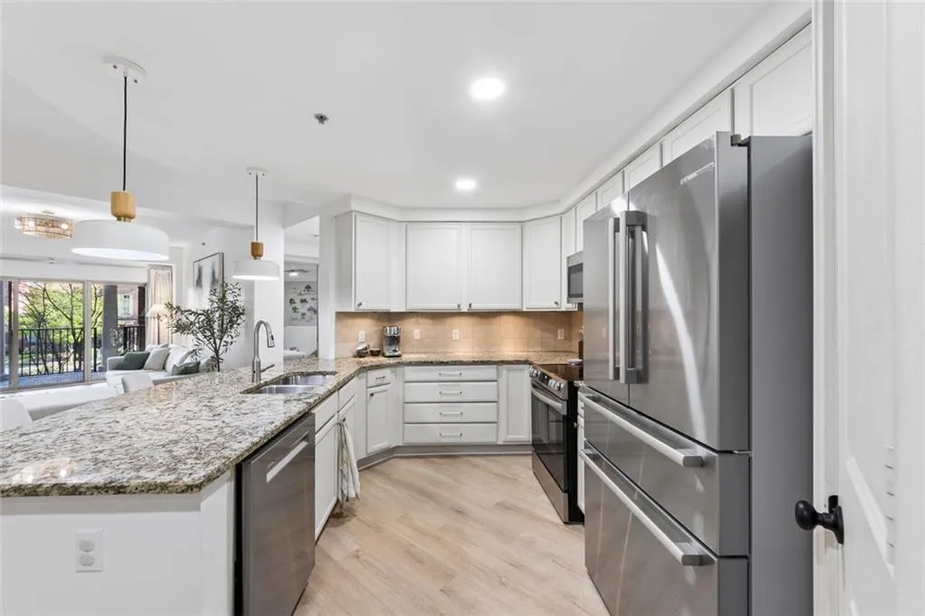 200 River Vista Drive Unit 311, Atlanta, Georgia 30339, 2 Bedrooms Bedrooms, ,2 BathroomsBathrooms,Residential,For Sale,200 River Vista Drive Unit 311,7740298